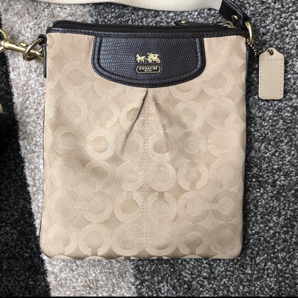 Coach women’s shoulder bag